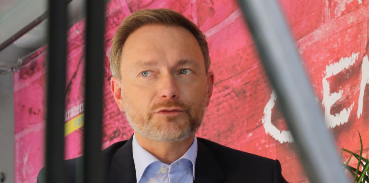 Vorschläge von Bundesfinanzminister Christian Lindner (FDP), den Soli abzuschaffen und Bürokratie abzubauen, bezeichnete der DGB-Vorstand als "Wirtschafts-Voodoo".