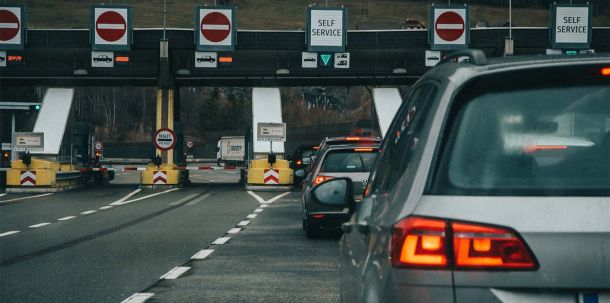 Ein möglicher Grund könnten die stationären Kontrollen an den Grenzen zu Polen, Tschechien und der Schweiz sein, die im Herbst eingerichtet worden waren.