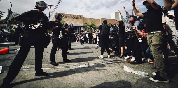 Die Polizei antwortet erneut mit Gewalt und wird von Donald Trump noch angestachelt.