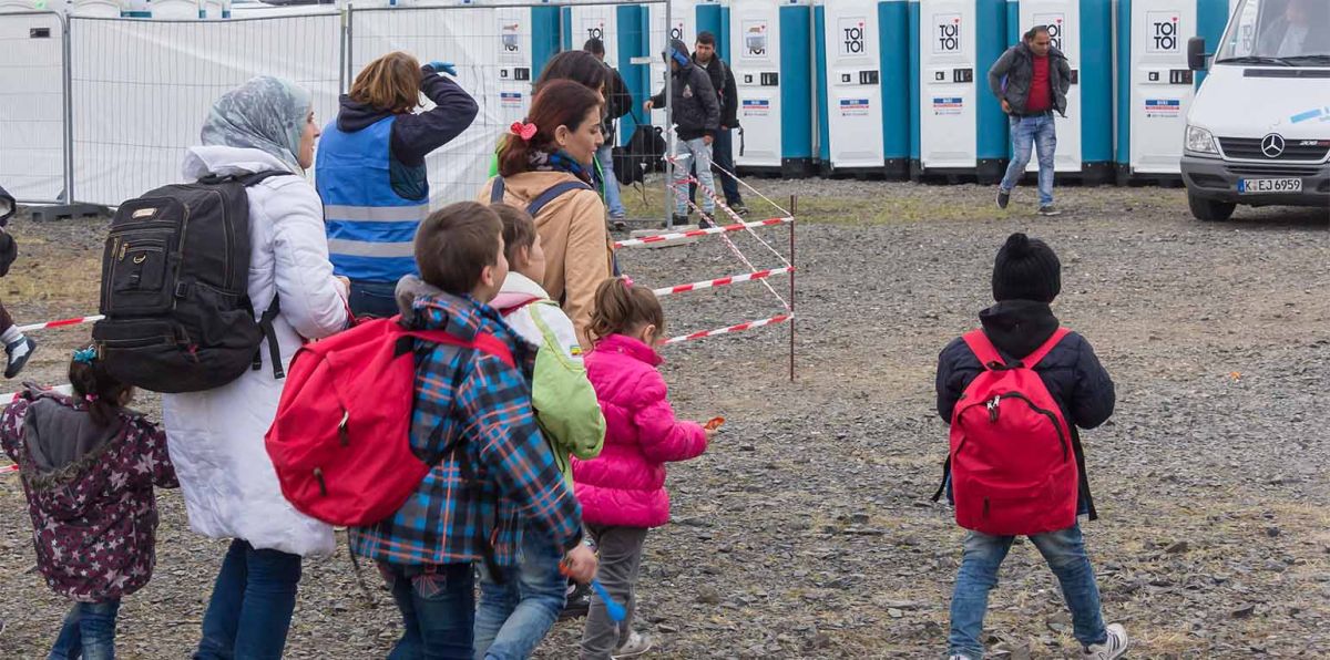 Zuletzt wurden 2016 mehr Straftaten gegen Flüchtlinge gezählt. Die Zahlen zeigen zudem fast eine Verdopplung im Vorjahresvergleich: 2022 kam es zu 1248 Übergriffen gegen Flüchtlinge.