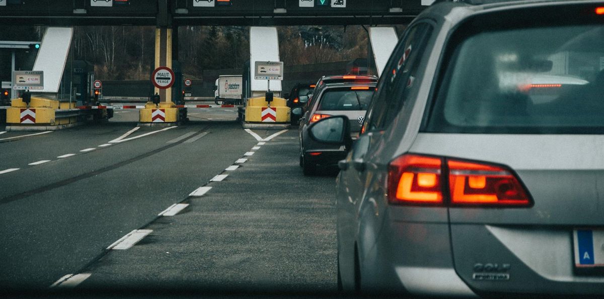 Allerdings werden die Kontrollen zu den südlichen und süd-westlichen Nachbarn bis 15. Juni verlängert. Hier ist also noch Geduld gefragt.