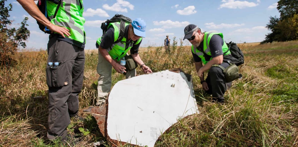 Untersuchung der Absturzstelle von MH-17 durch Niederländische und Australische Ermittler.