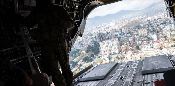 Nach der Machtübernahme durch die militant-islamistischen Taliban in Afghanistan hatte die Bundeswehr im August in elf Tagen mehr als 5300 Deutsche, Afghanen und Staatsbürger anderer Länder mit Militärtransportern ausgeflogen.