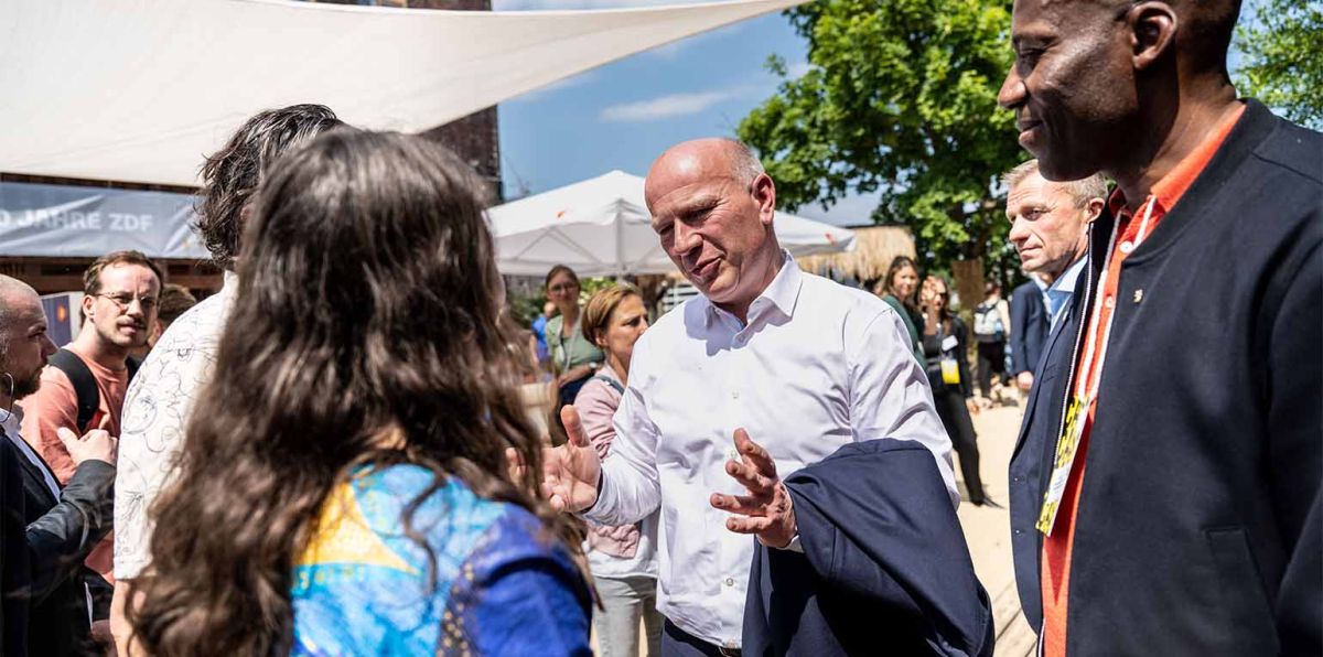 Doch Wegner, der vermeintliche Versteher, verliert in seiner Regierungserklärung kein Wort über die Sorgen der Menschen.