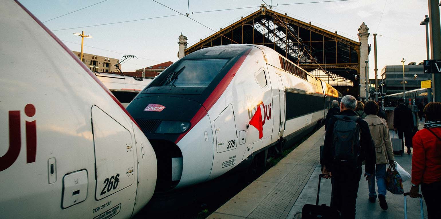 Die Deutsche Bahn und die französische SNCF betreiben die Verbindung gemeinsam. Der grenzüberschreitende Bahnverkehr in Europa boomt. Hier lässt sich richtig Geld verdienen, entsprechend wächst das Angebot.