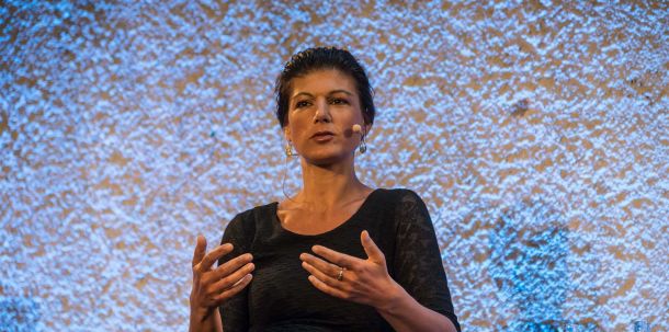 Wagenknecht forderte: "Wer keinen Schutzstatus bekommt, kann auch keine Sozialleistungen erwarten."