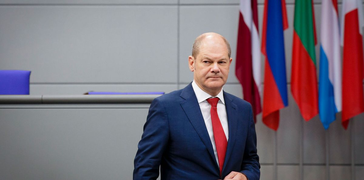 Wie sein erster Auftritt nach der Wahl im Bundestag zeigt: Scholz versucht, das alles irgendwie unter einen Hut zu kriegen und es auch noch allen Recht zu machen.