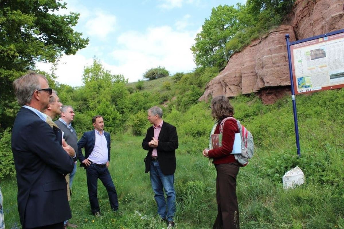 Thomas Leimbach, Jürgen Scharf, Bernhard Daldrup, Andreas Schachtschneider von der CDU-Landtagsfraktion, Dr. Klaus George und Isabel Reuter vom Regionalverband Harz (v. l.)